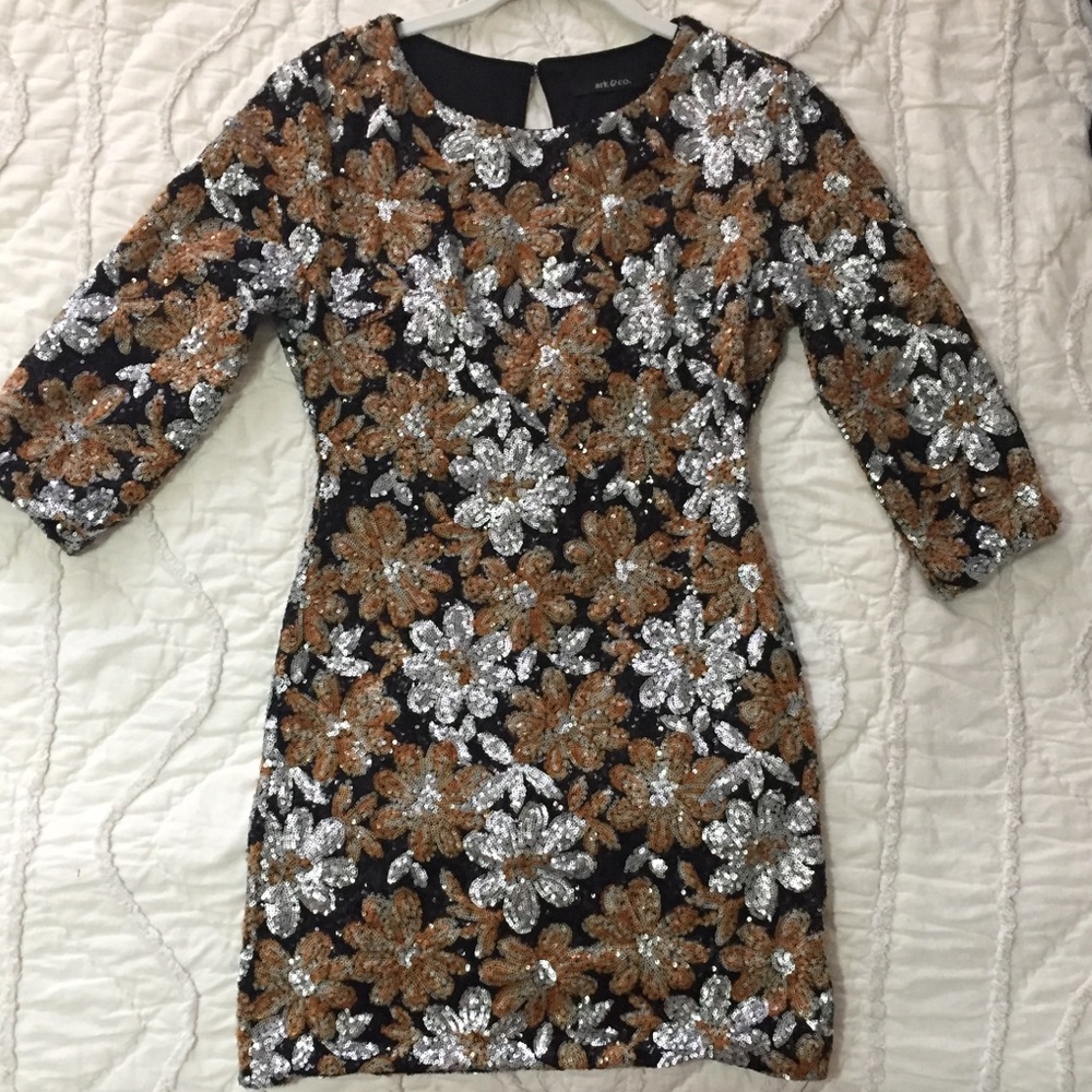 Black & Gold sequined dress